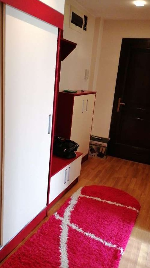 Apartament de inchiriat cu doua dormitoare, doua bai,mobilat si utilat