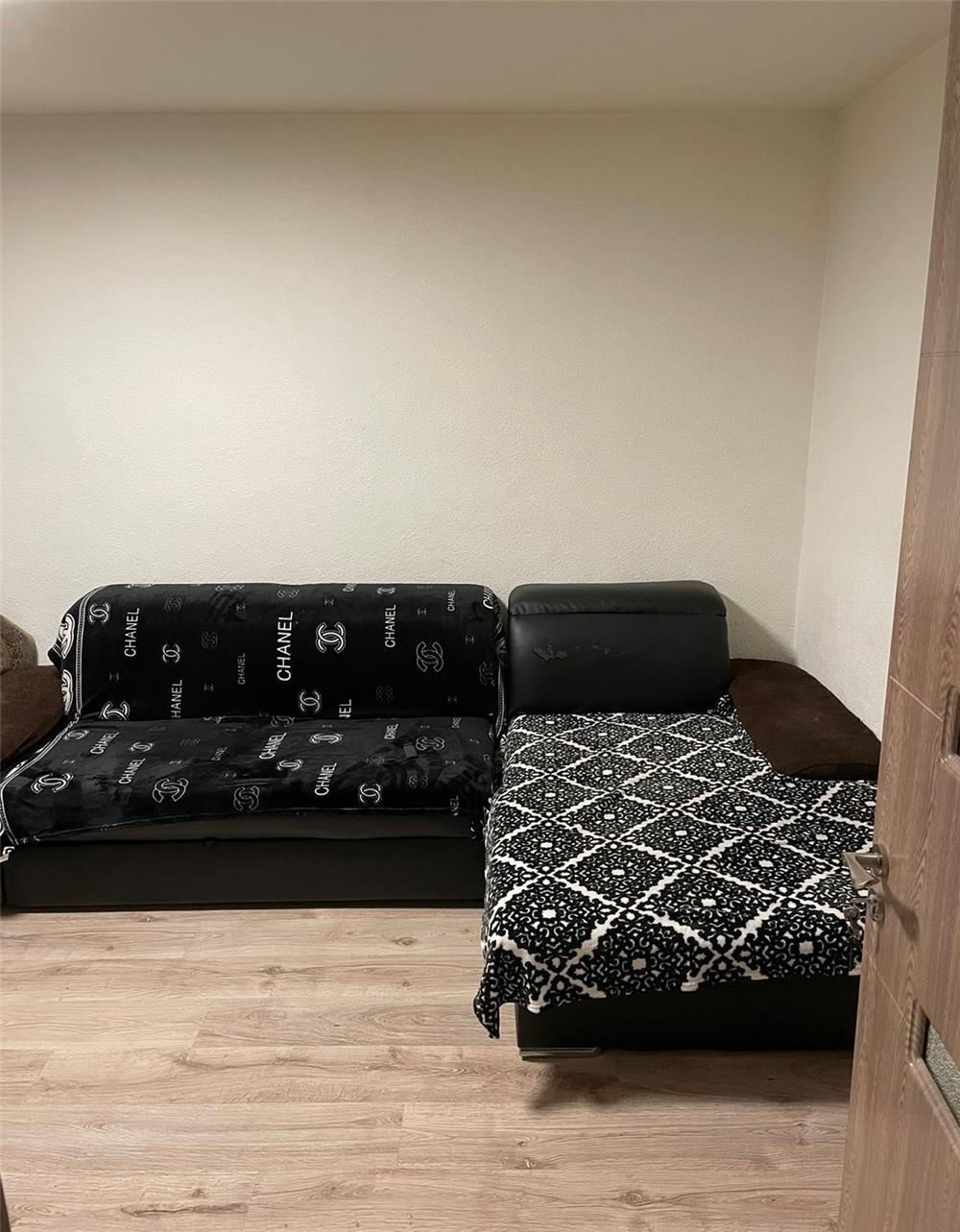 Apartament de vânzare 2 camere- Cora Lujerului -Particular