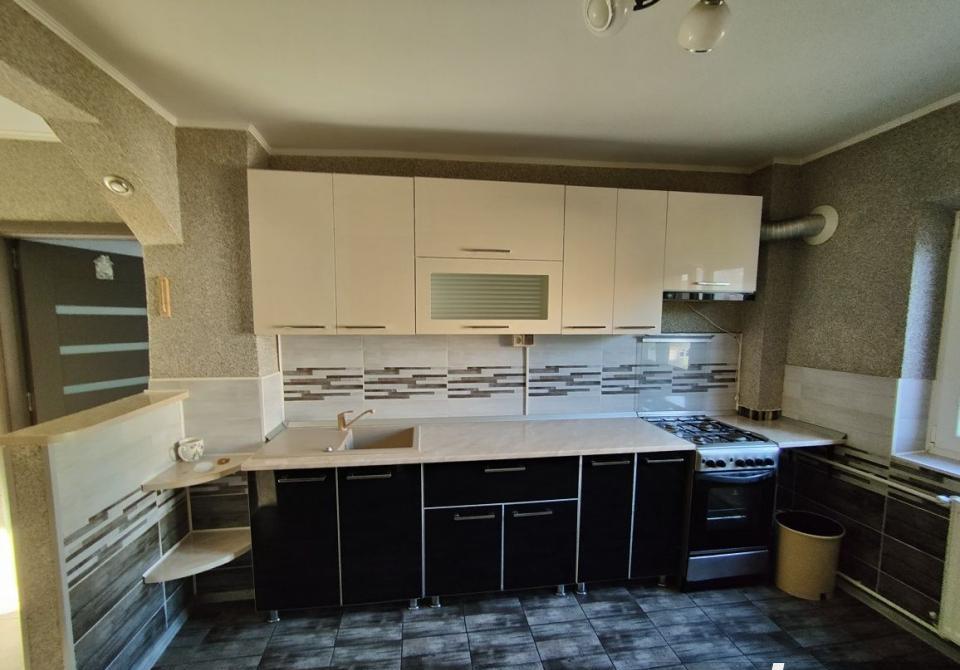 APARTAMENT DE VANZARE 3 CAMERE GORJULUI - LUJERULUI ( strada DEzbrobirii )