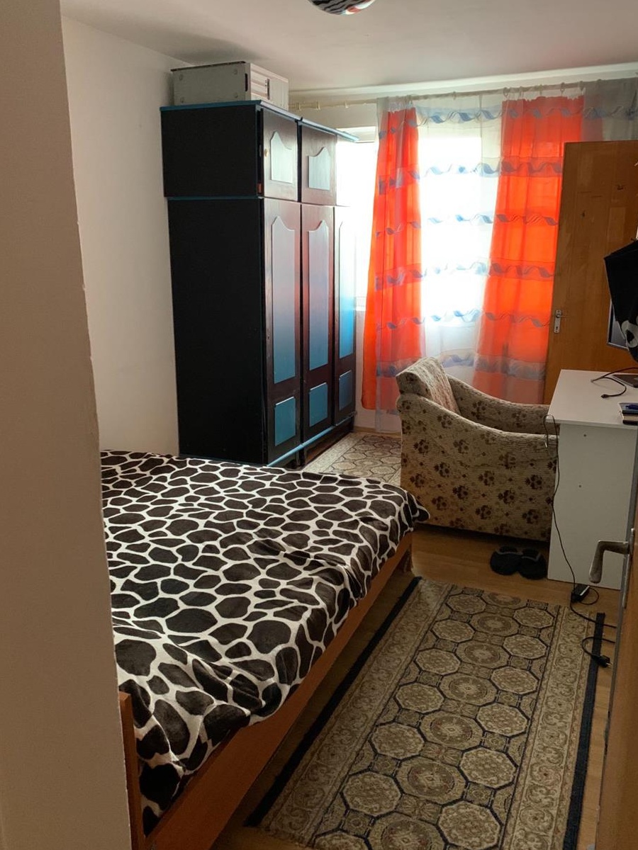 Apartament de vanzare, 3 camere, Militari