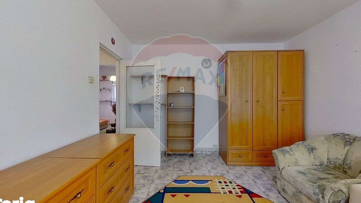 Apartament decomandat 3 camere în zona Inel I