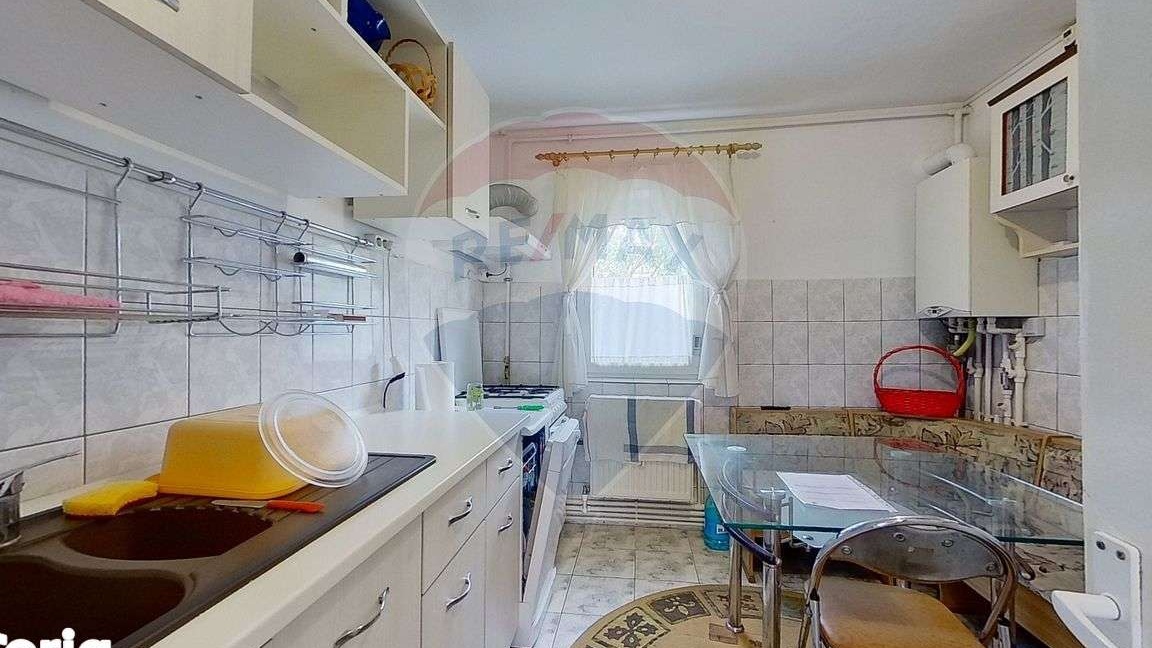 Apartament decomandat 3 camere în zona Inel I