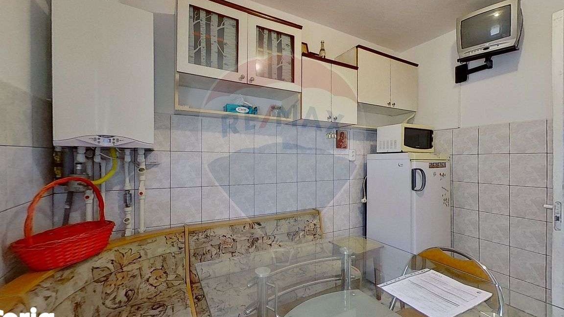 Apartament decomandat 3 camere în zona Inel I