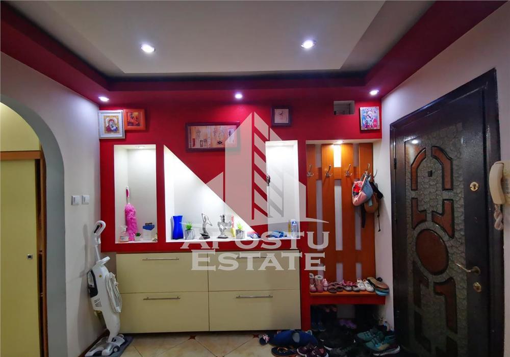 Apartament generos cu Garaj propriu, zona Aradului