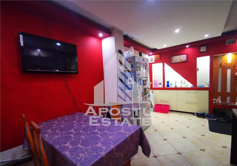 Apartament generos cu Garaj propriu, zona Aradului