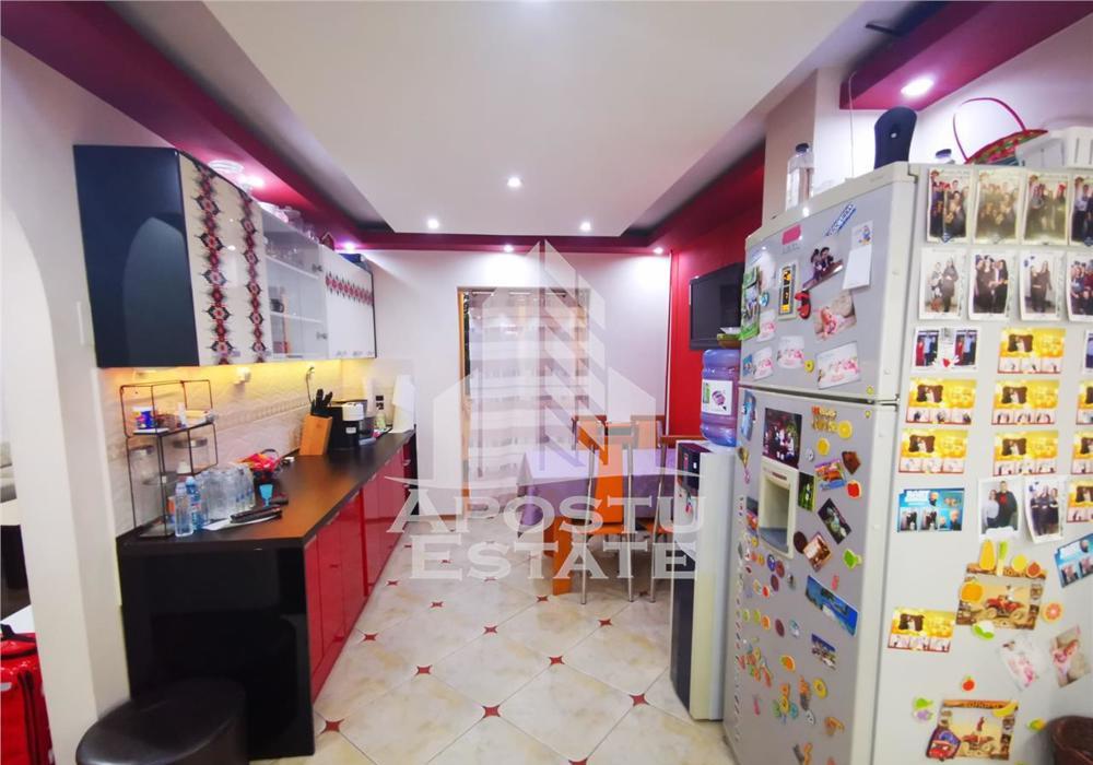 Apartament generos cu Garaj propriu, zona Aradului
