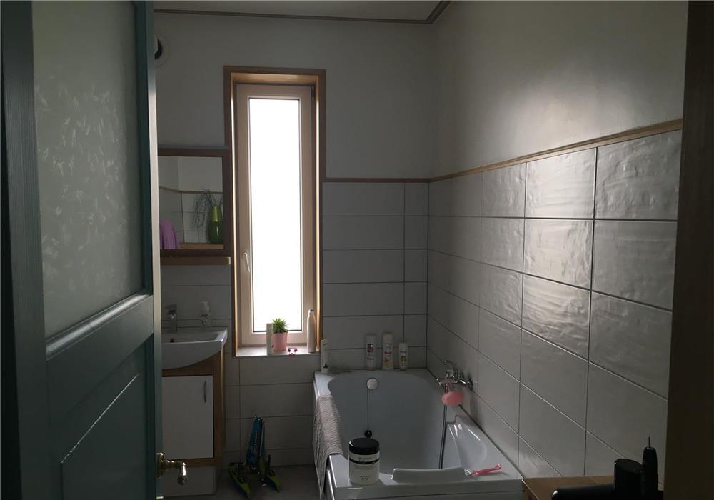 Apartament in casa, de vânzare