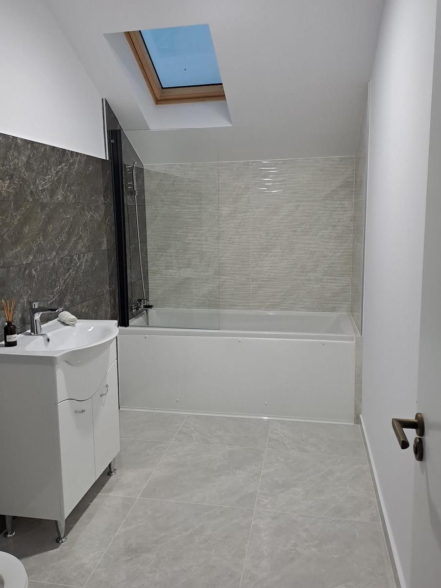 Apartament la casa 3 dormitoare+living Giarmata 108mp utili