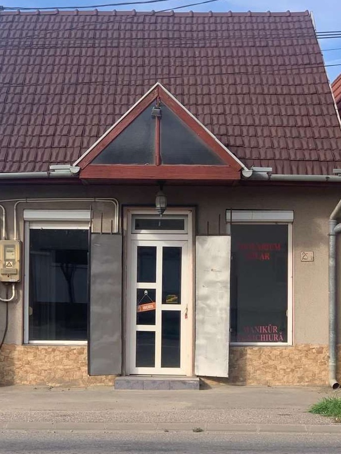 apartament la casa-birou,spatiu comercial acces din strada