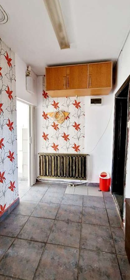 apartament la casa-birou,spatiu comercial acces din strada