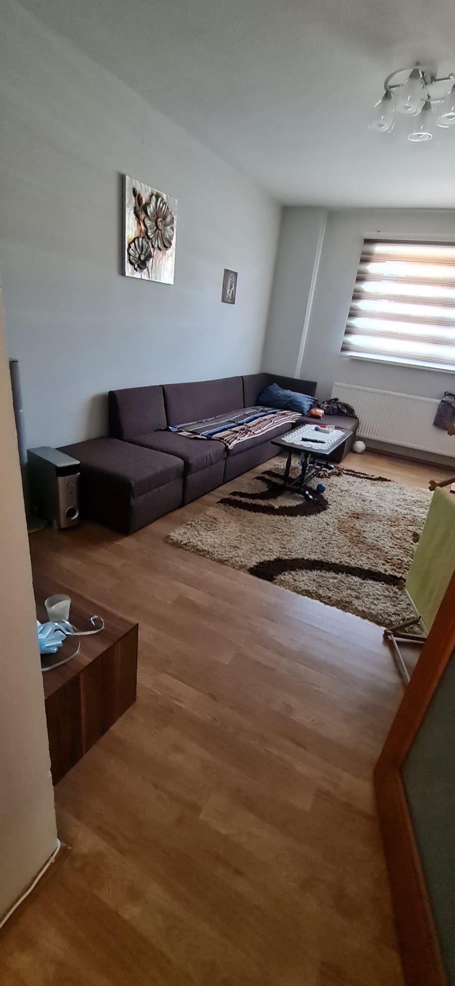 Apartament la casa de vanzare