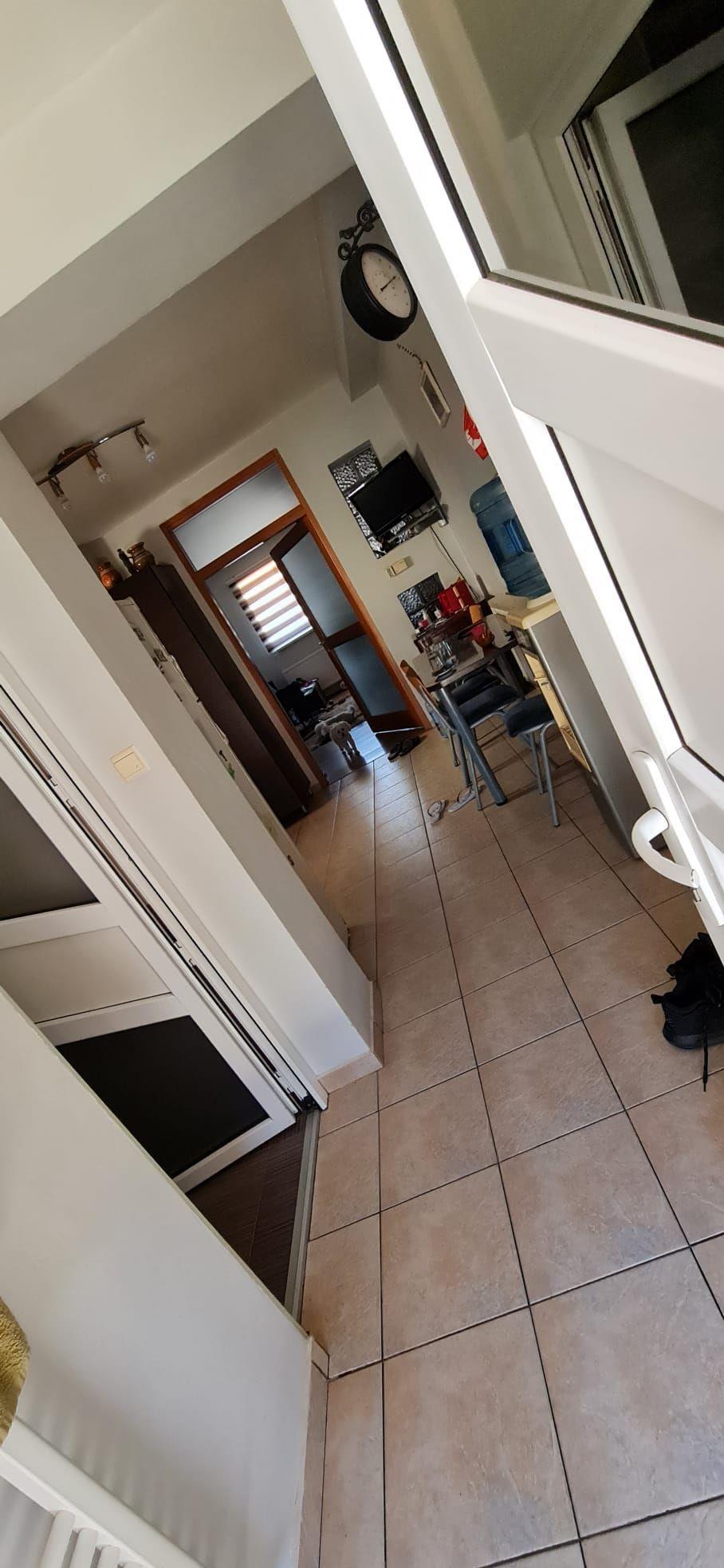 Apartament la casa de vanzare