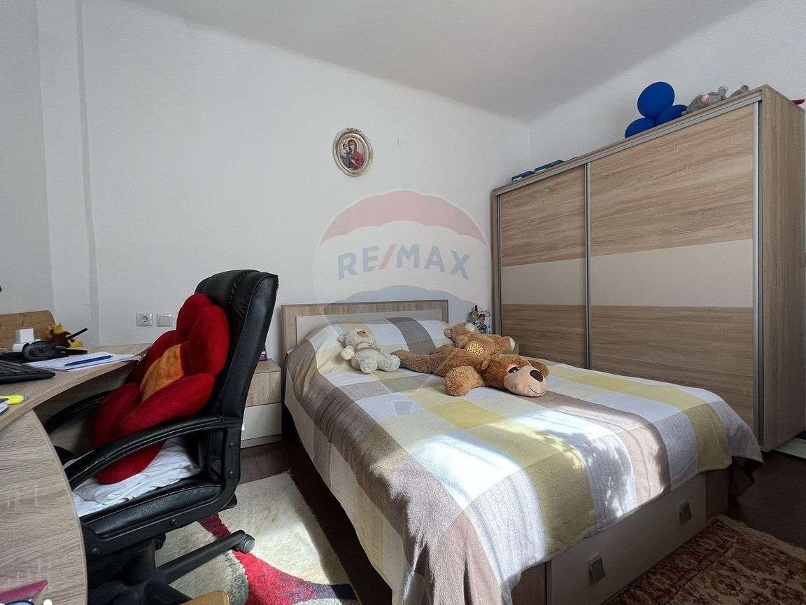 Apartament la casă de vânzare, 3 camere, Cisnădie Centru