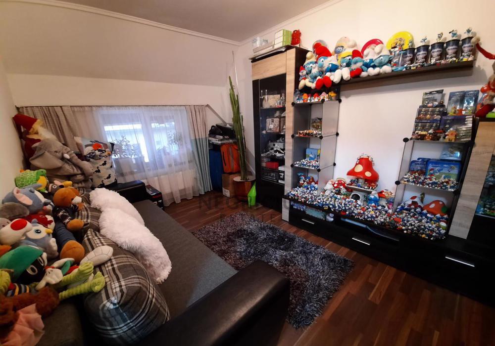 Apartament la mansarda, 3 camere, Lipovei