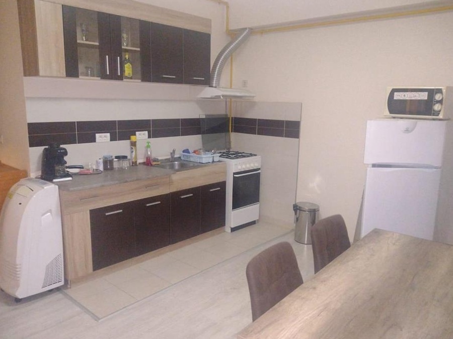 Apartament luminos cu o camera in bloc nou cu centrala, parcare și balcon
