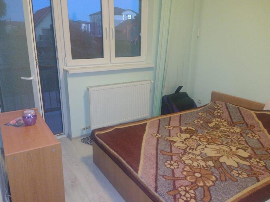Apartament luminos cu o camera in bloc nou cu centrala, parcare și balcon