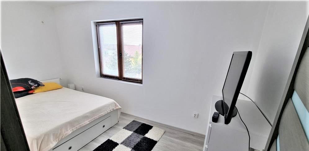 Apartament mobilat si utilat, etajul 2, Aradului
