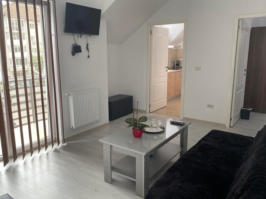 Apartament nou cu 3 camere si parcare privata