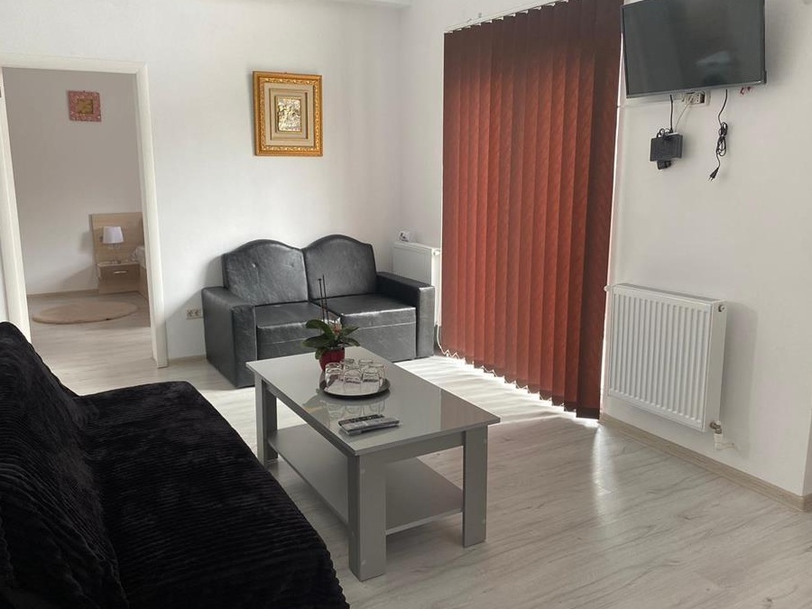 Apartament nou cu 3 camere si parcare privata