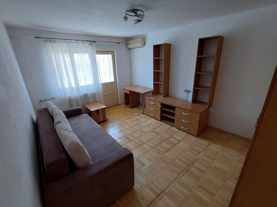 Apartament o camera etaj 4/5 - proprietar - fără agentii