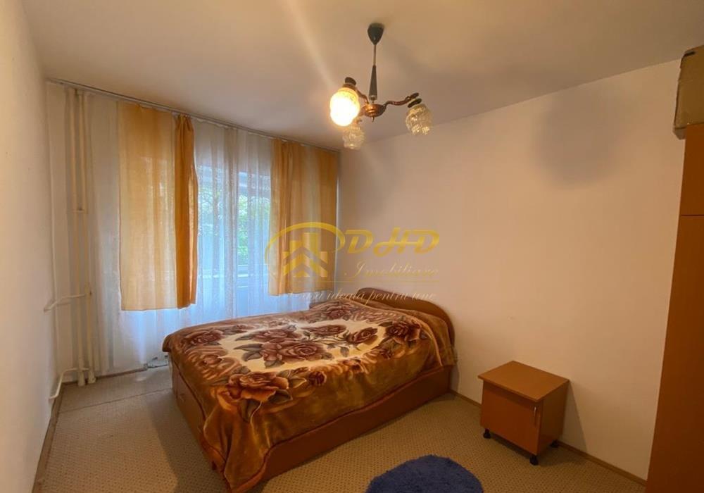 Apartament spatios cu 2 camere+boxa - Tatarasi Oancea
