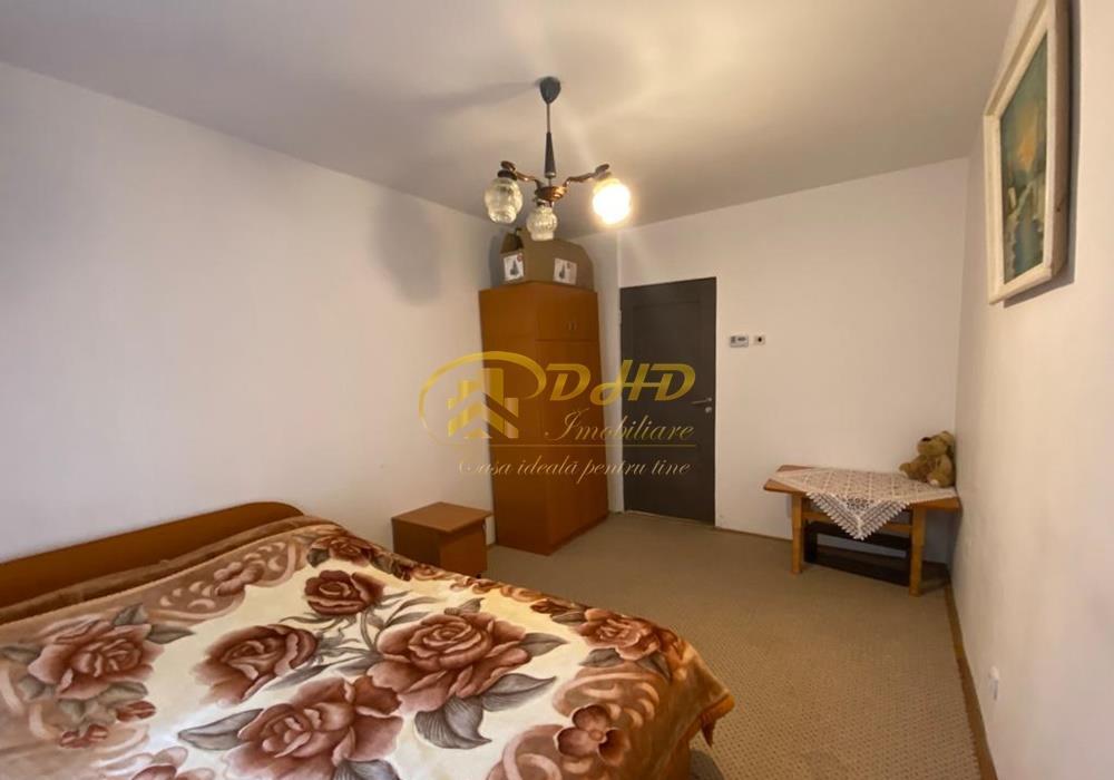 Apartament spatios cu 2 camere+boxa - Tatarasi Oancea