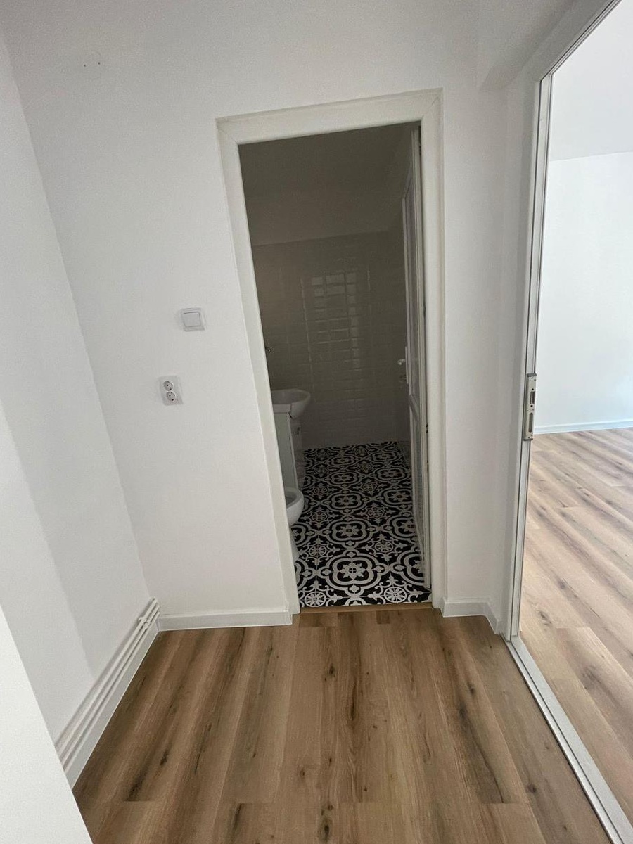Apartament / Spatiu Comercial
