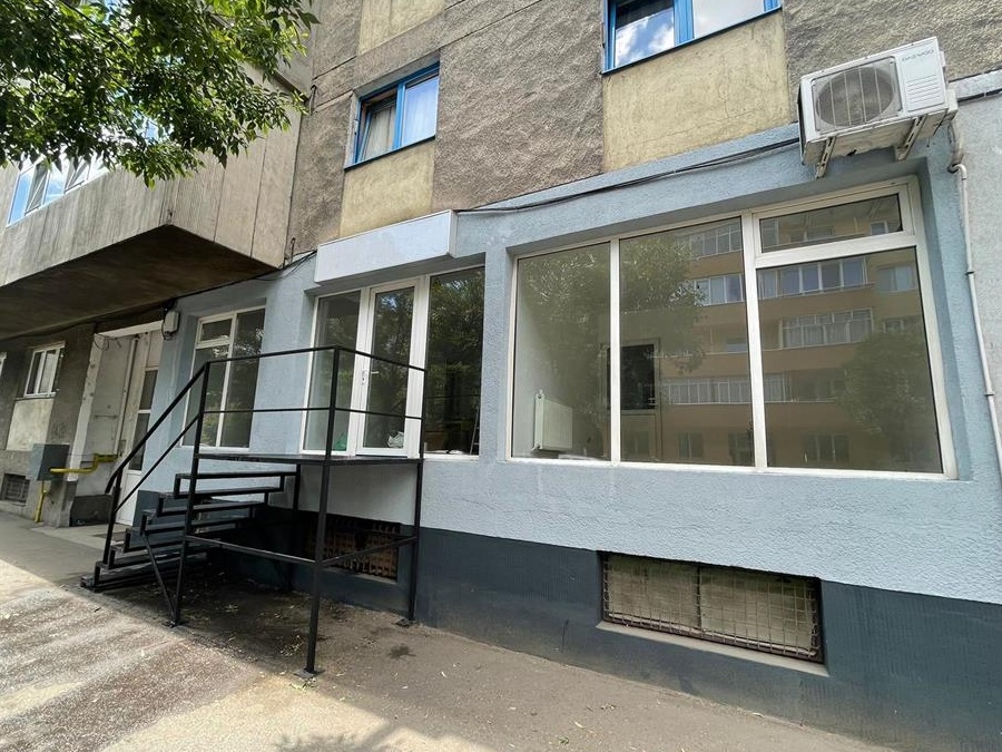 Apartament / Spatiu Comercial
