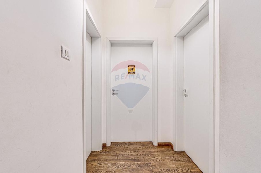 Apartament superb cu 3 camere în zona Romanilor + parcare