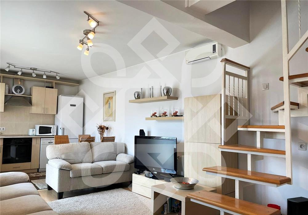 Apartament ultracentral cu 3 camere la curte comuna