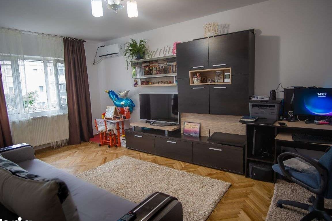 Apartament ultracentral decomandat complet mobilat-utilat 2 balcoane