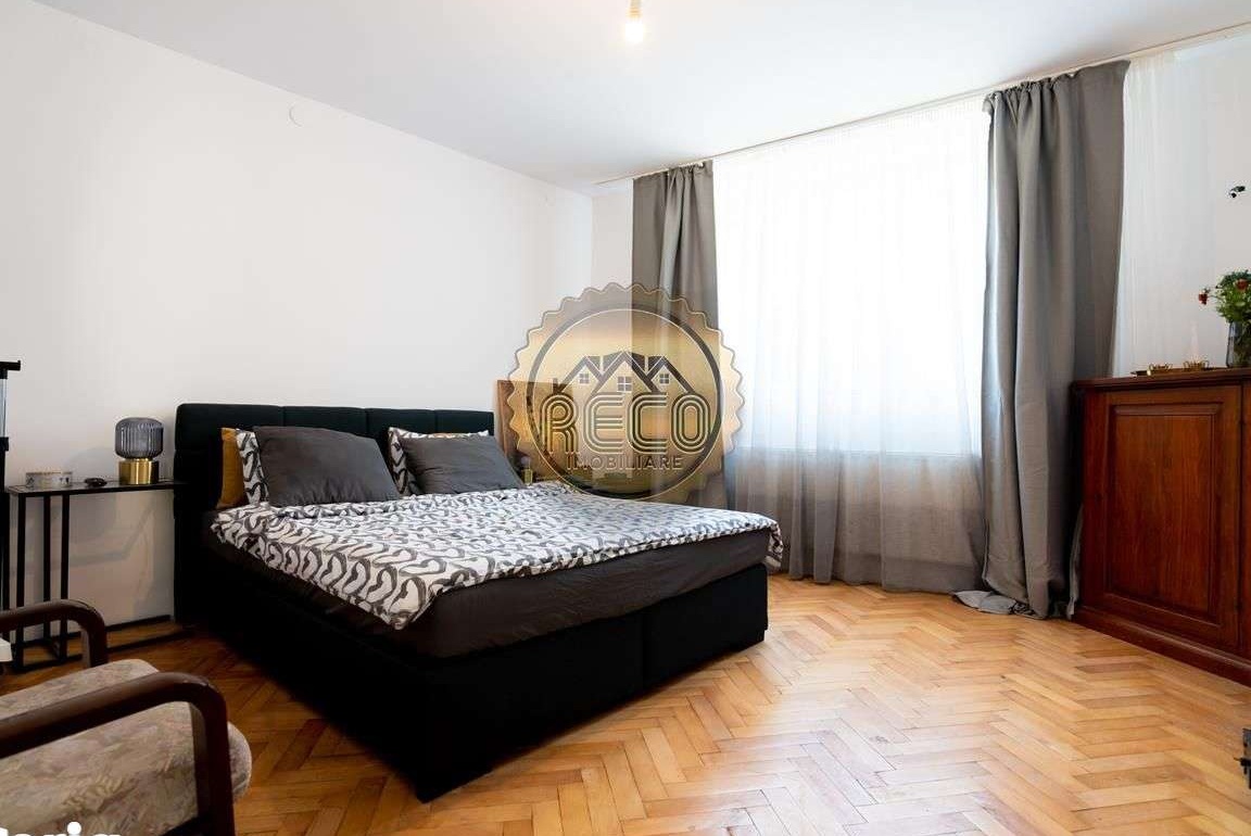 Apartament ultracentral la curte, 2 camere , Oradea