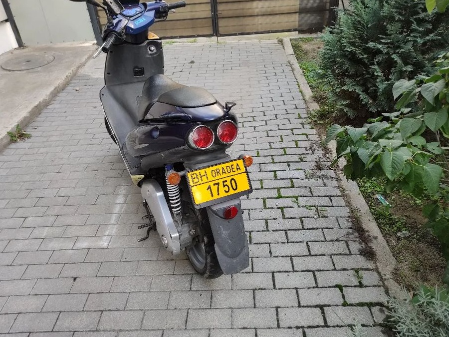 Aprilia SR