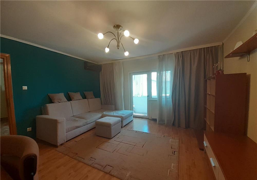 Aproape de Casa de Pensii, centrala proprie, mobilat si utilat.