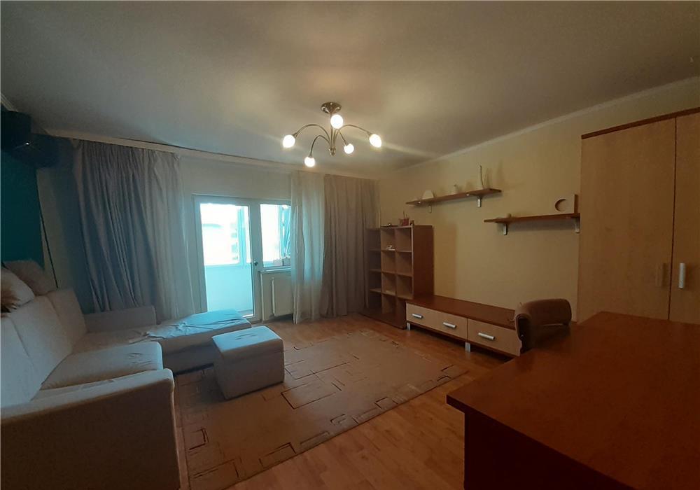 Aproape de Casa de Pensii, centrala proprie, mobilat si utilat.