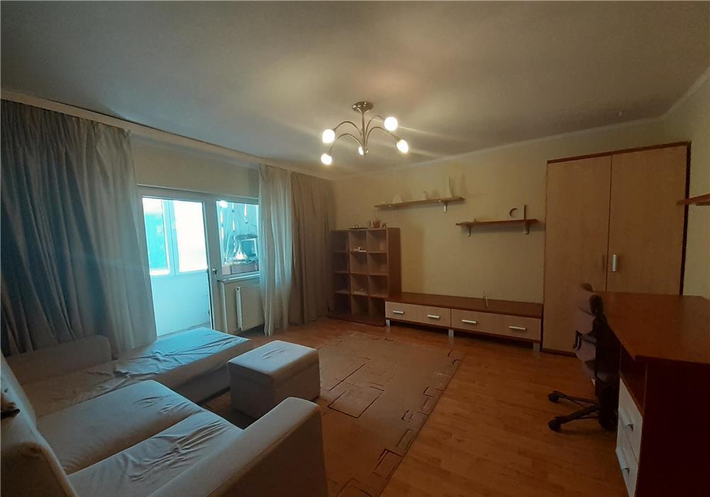 Aproape de Casa de Pensii, centrala proprie, mobilat si utilat.