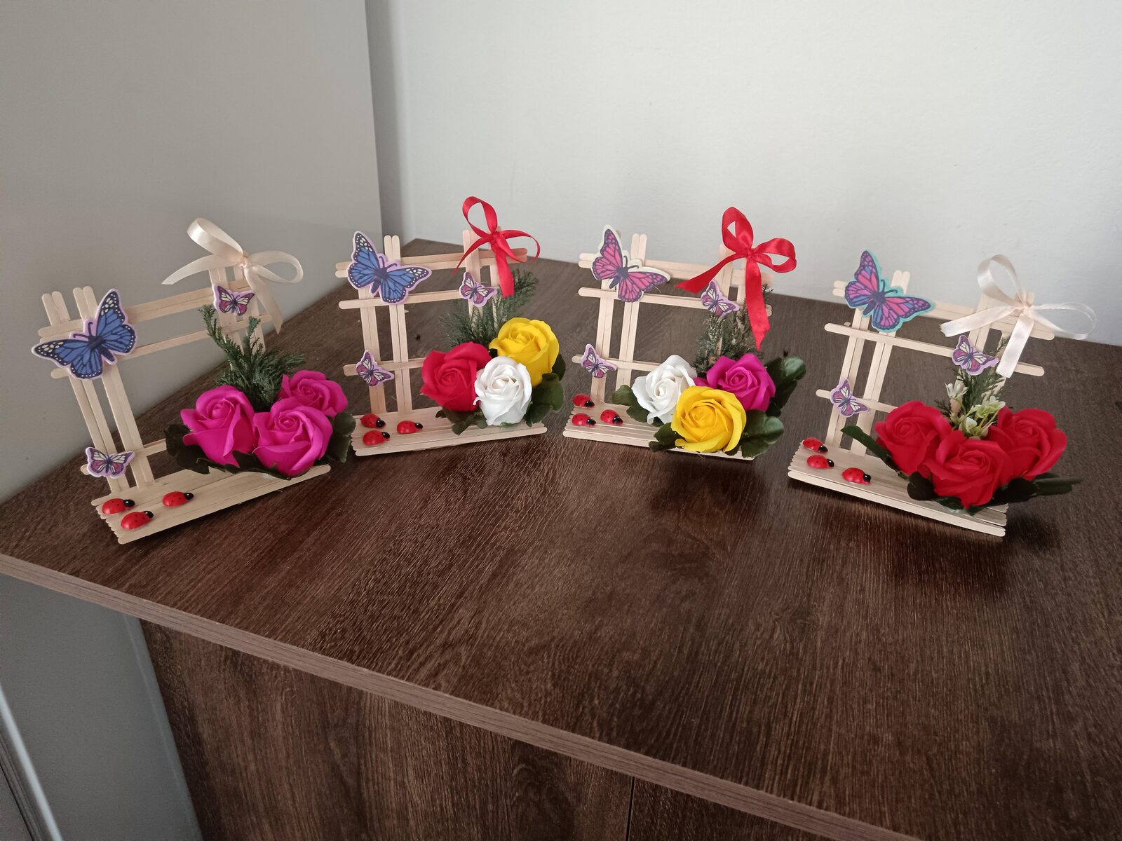 Aranjamente florale lucrate manual