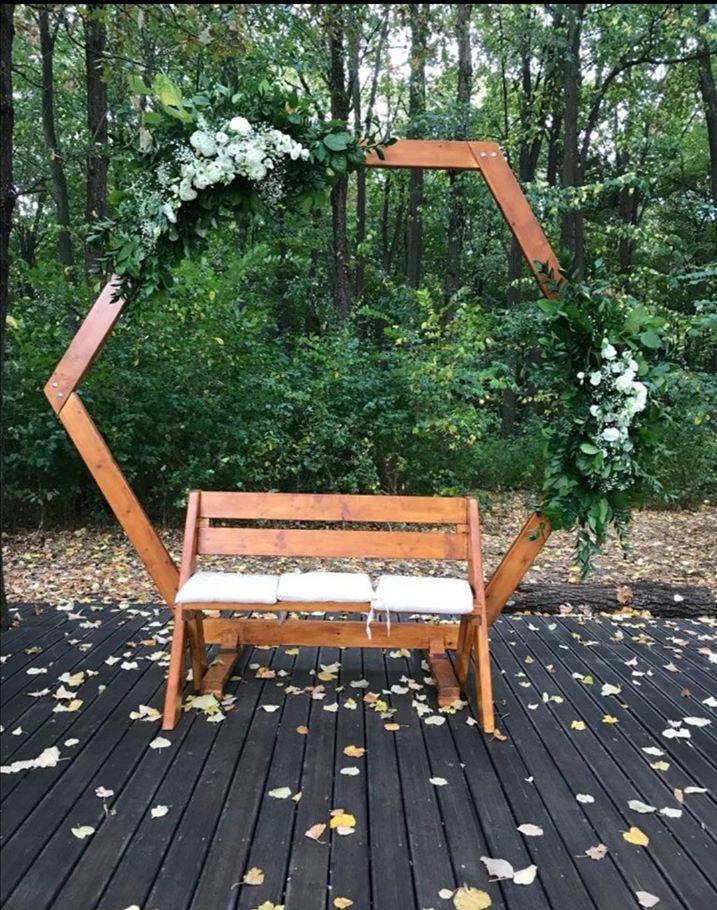 Arcada si bancuta din lemn / decoratiuni nunta