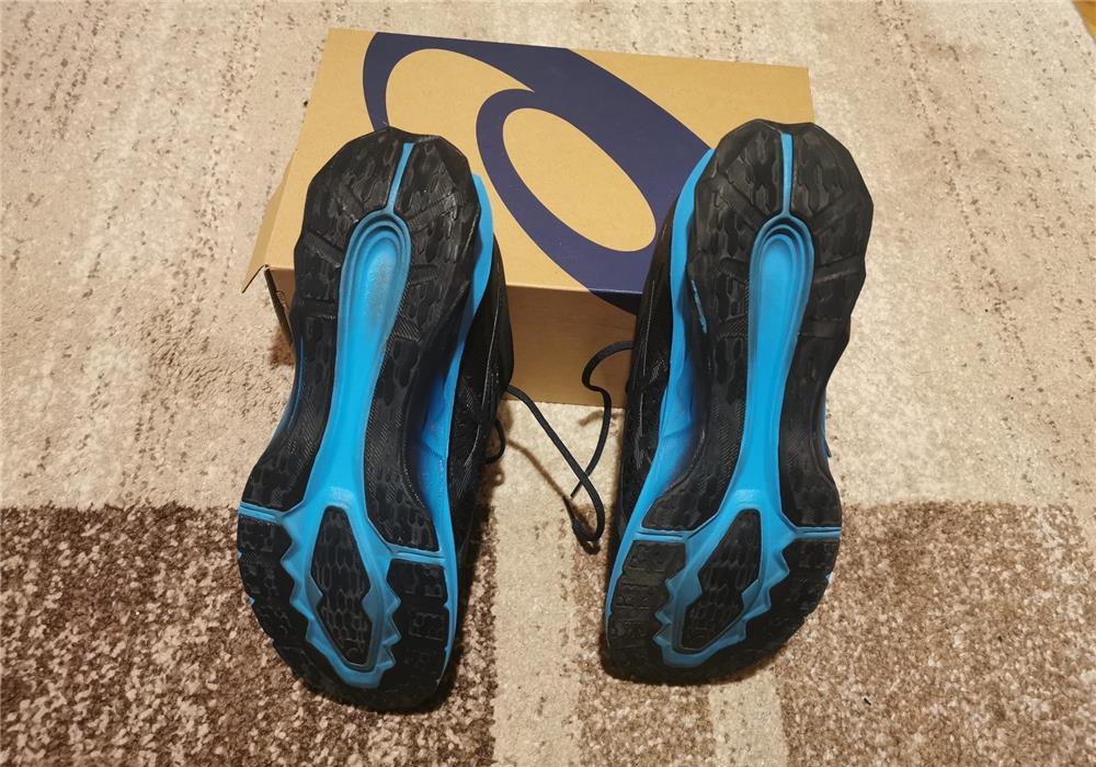 Asics Novablast