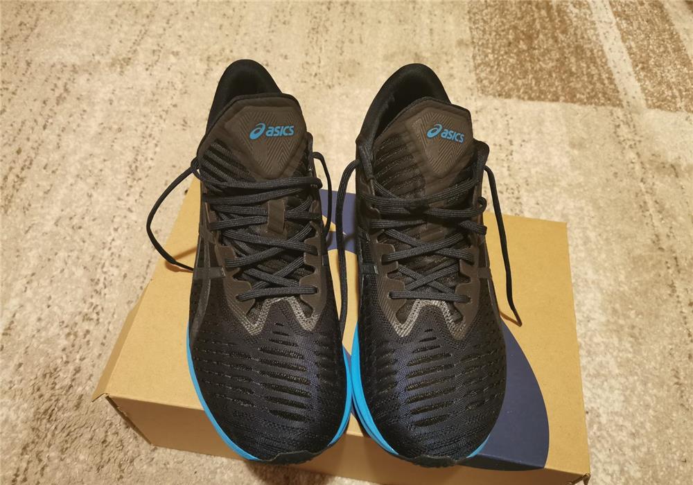 Asics Novablast