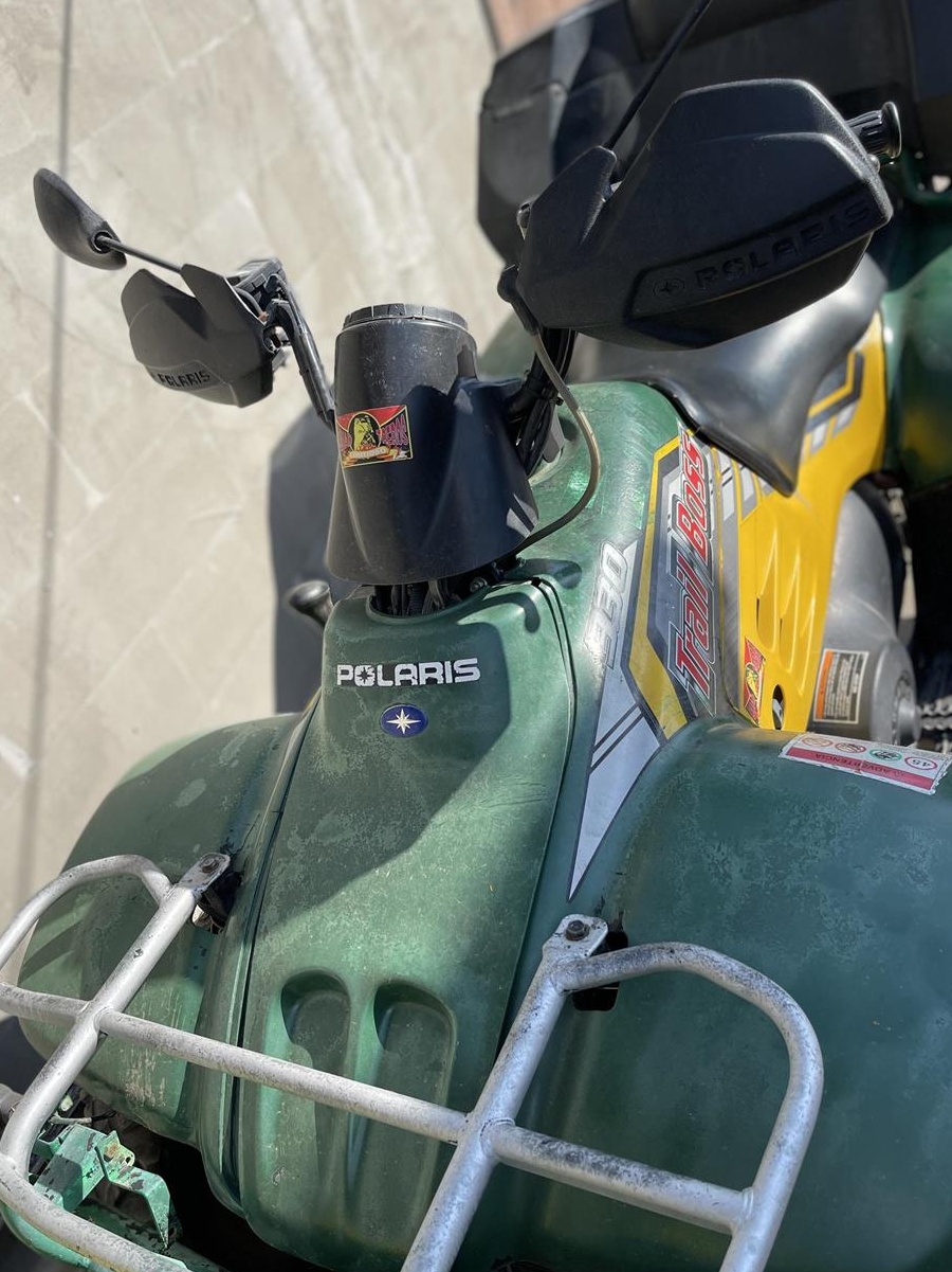 ATV Polaris Trail Boss 330