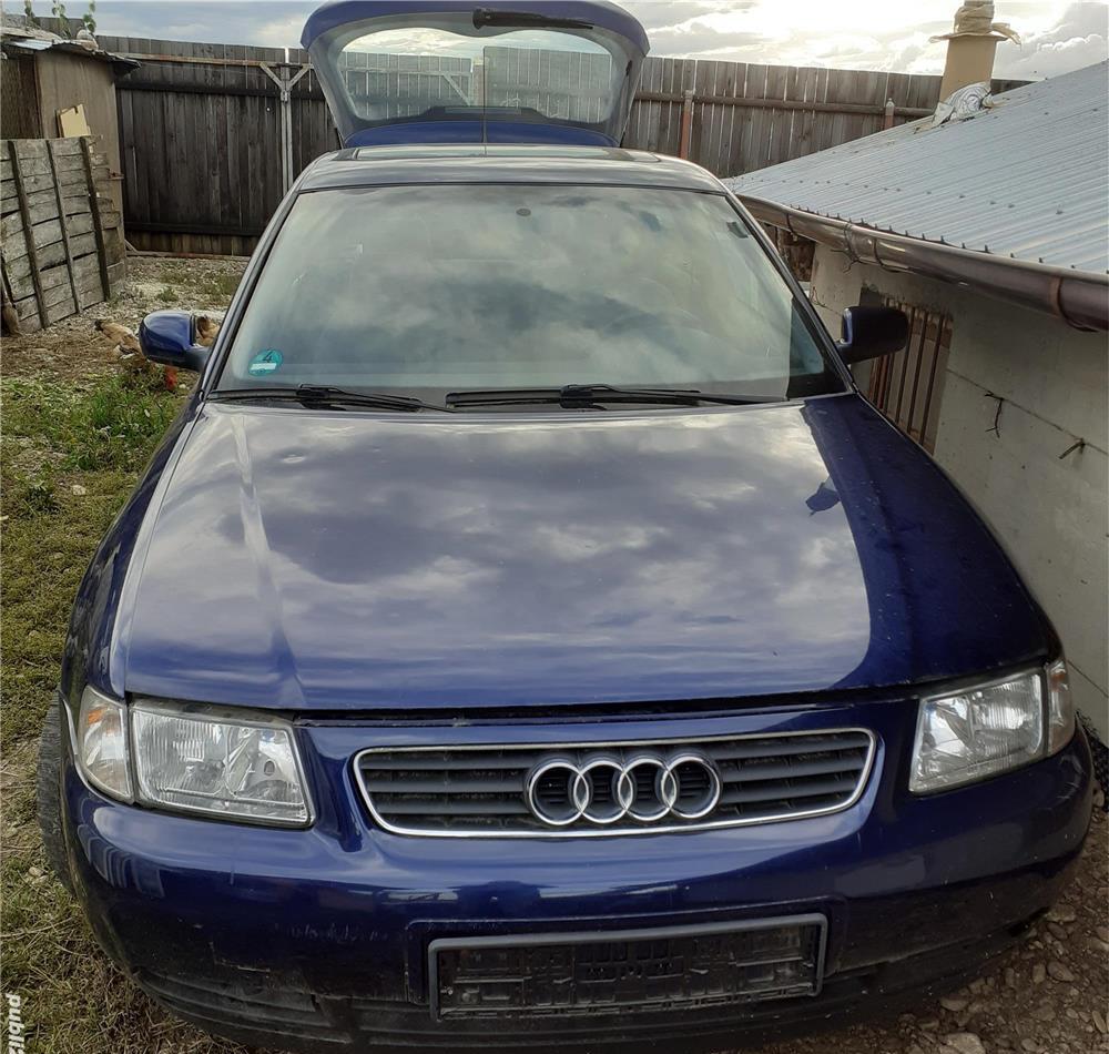 Audi A3 radiat pentru piese