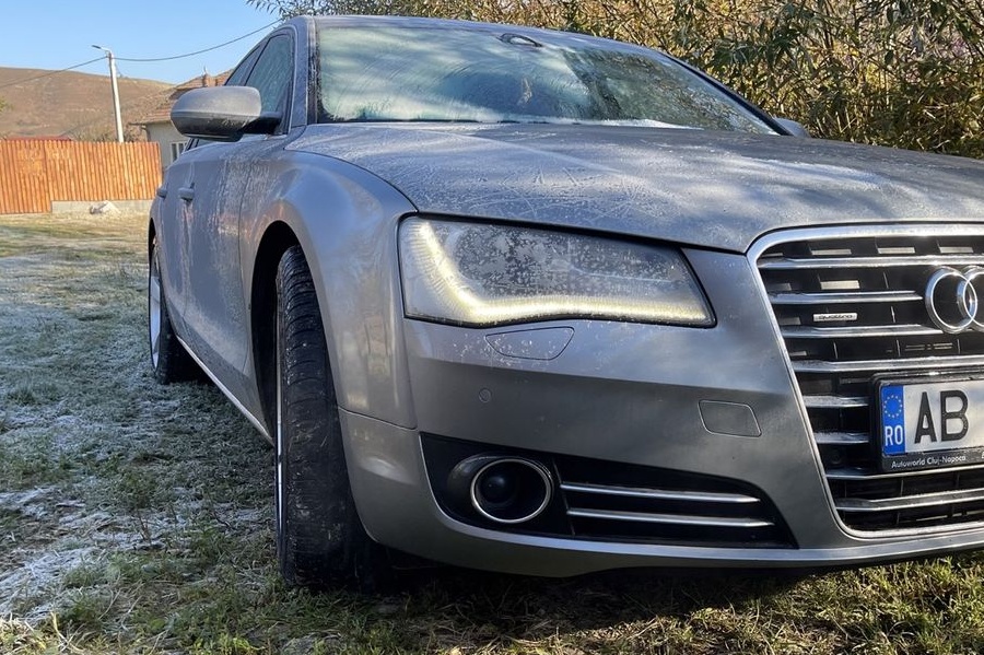 Audi A8 3.0 TDI DPF quattro tiptronic