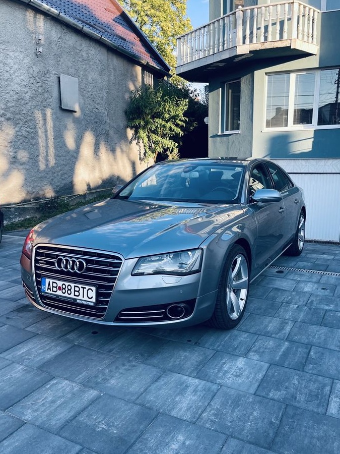Audi A8 3.0 TDI DPF quattro tiptronic