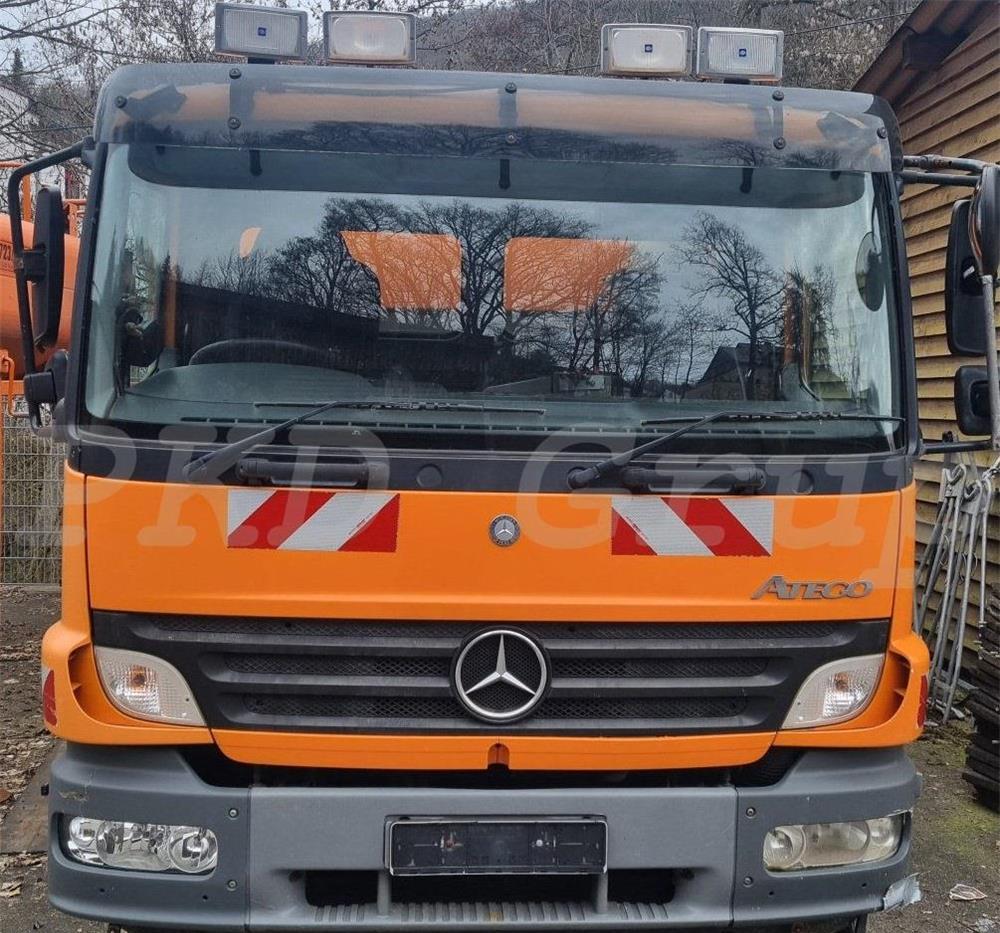 Autoutilitară măturătoare MERCEDES ATEGO 1518 Bucher CityFant 60