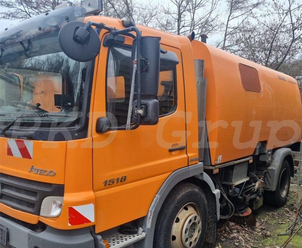 Autoutilitară măturătoare MERCEDES ATEGO 1518 Bucher CityFant 60