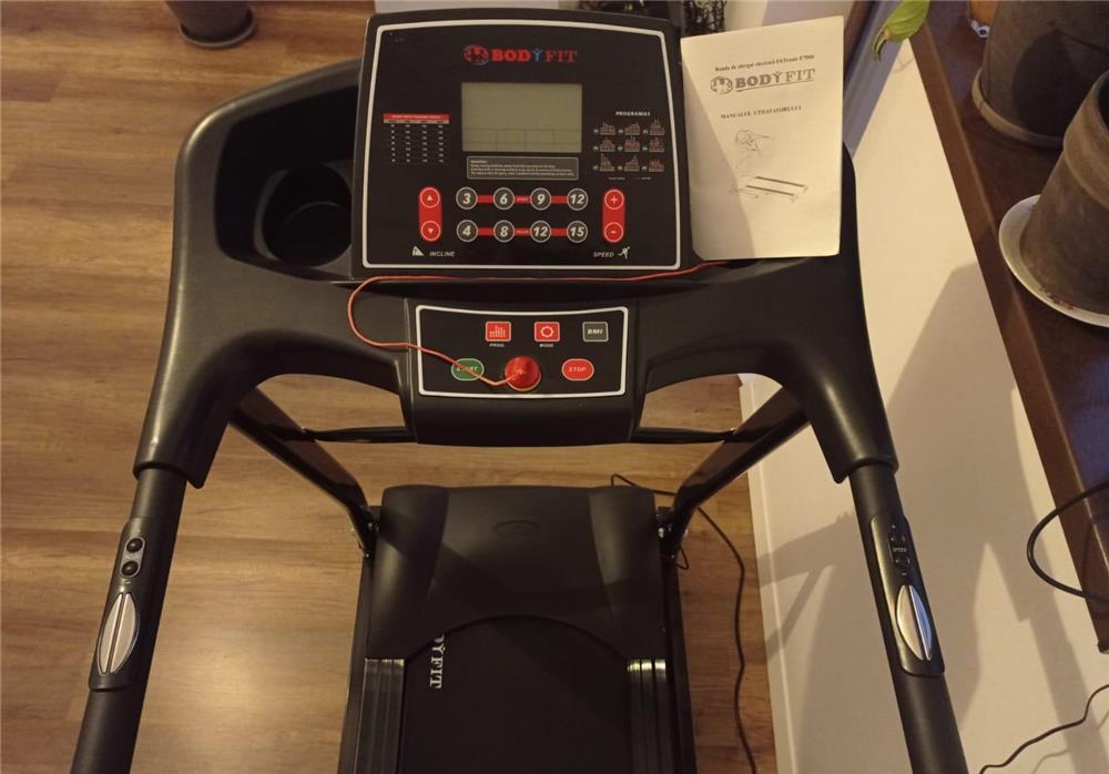 Banda de alergat BodyFit F7000