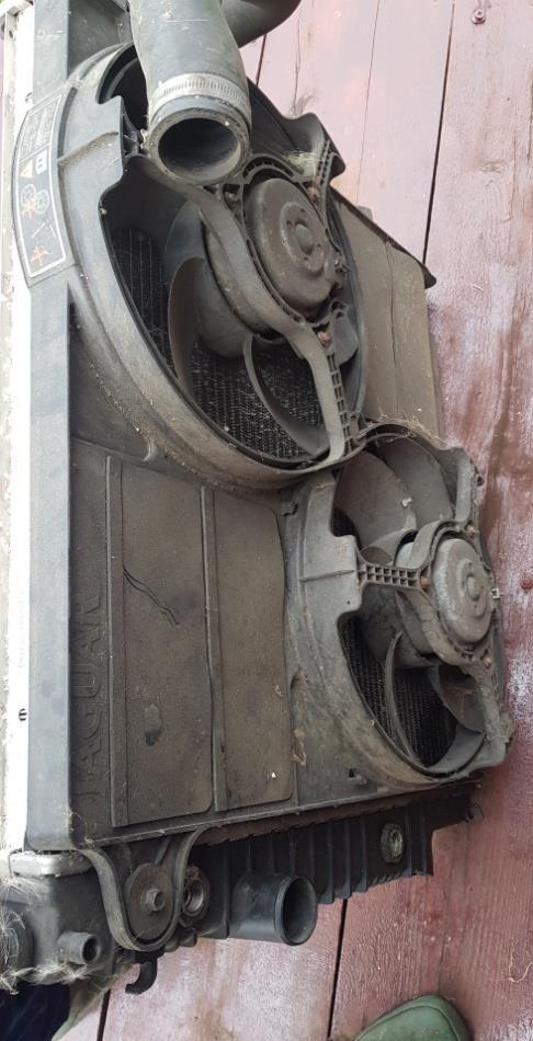 Bara fata spate si radiator xj6- 8