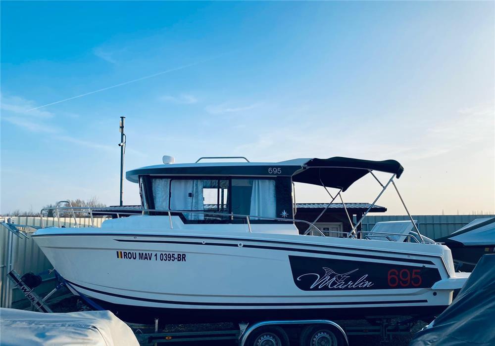 BARCA CU MOTOR JEANNEAU MERRY FISHER 695 MARLIN SERIE 2