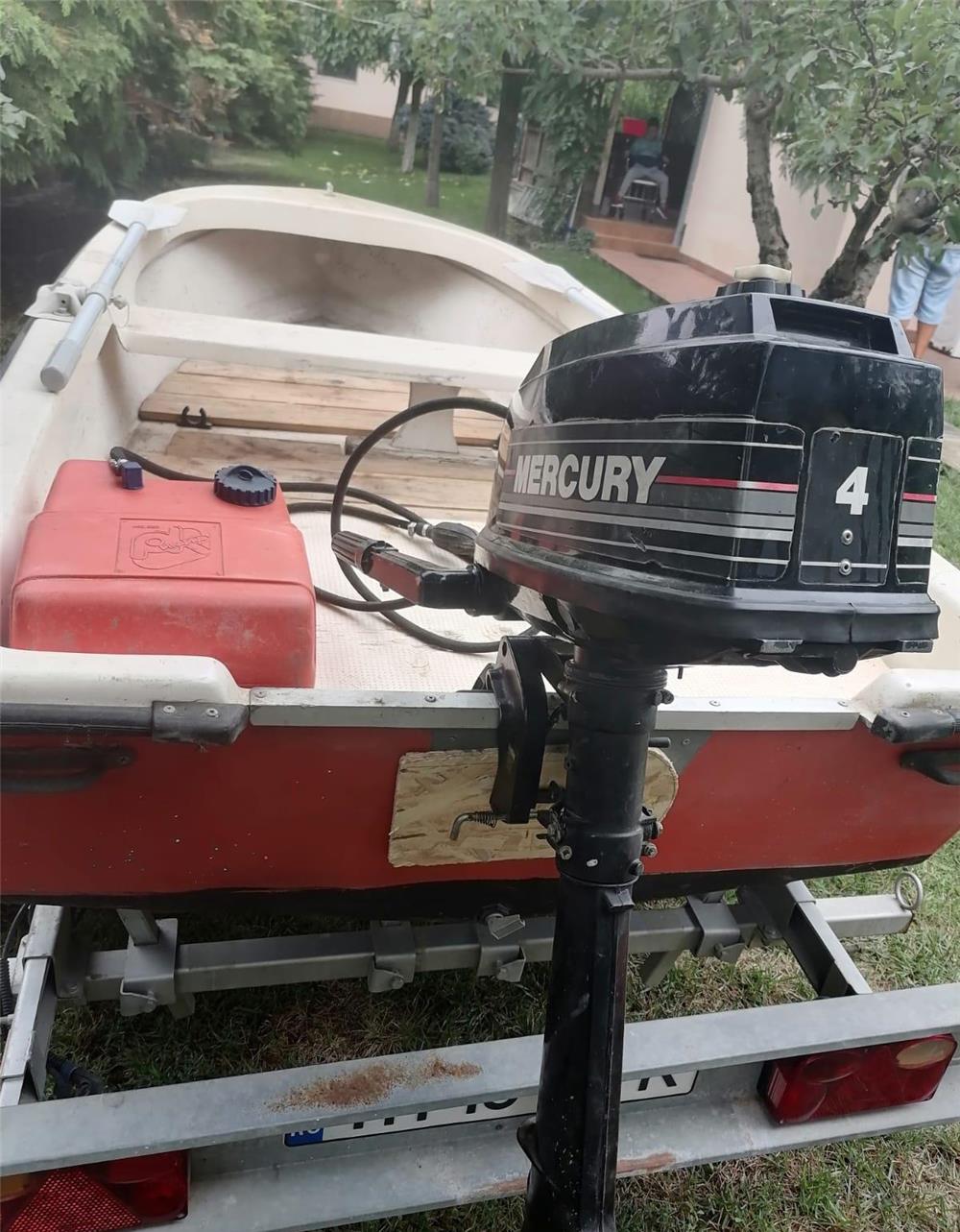 Barcă fibră + peridot + motor